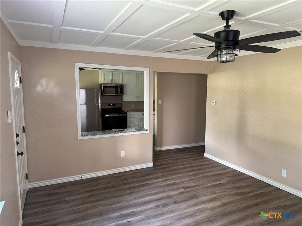 909 W Munroe Ave - Photo 3 of 5