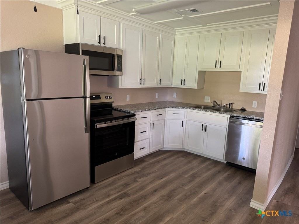 909 W Munroe Ave - Photo 4 of 5