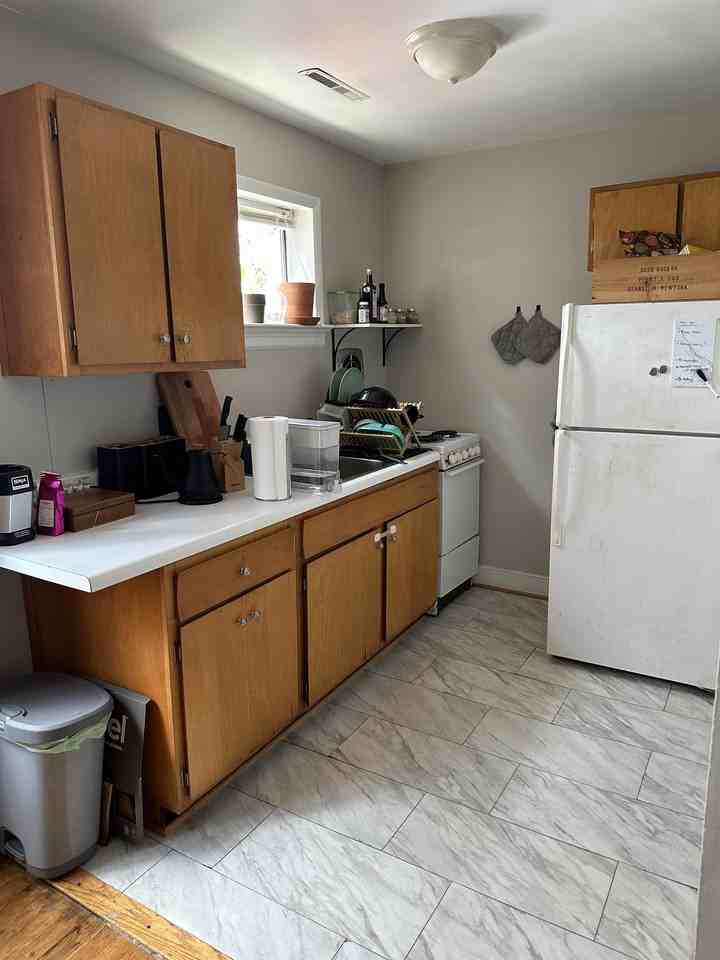 Grove Ave 2602 - Photo 4 of 12