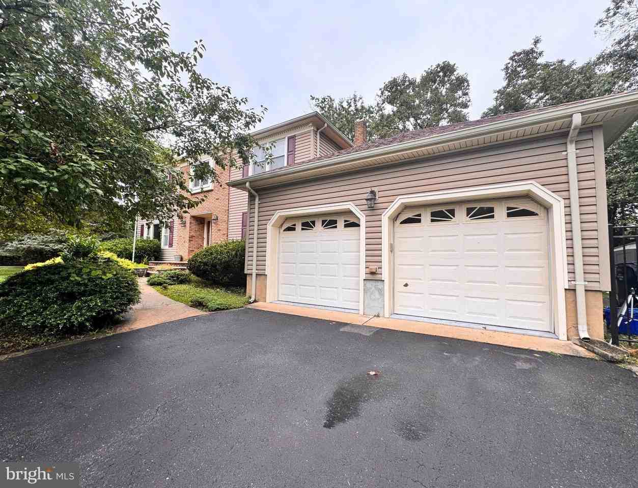 24 Poplar Ave - Photo 2 of 29