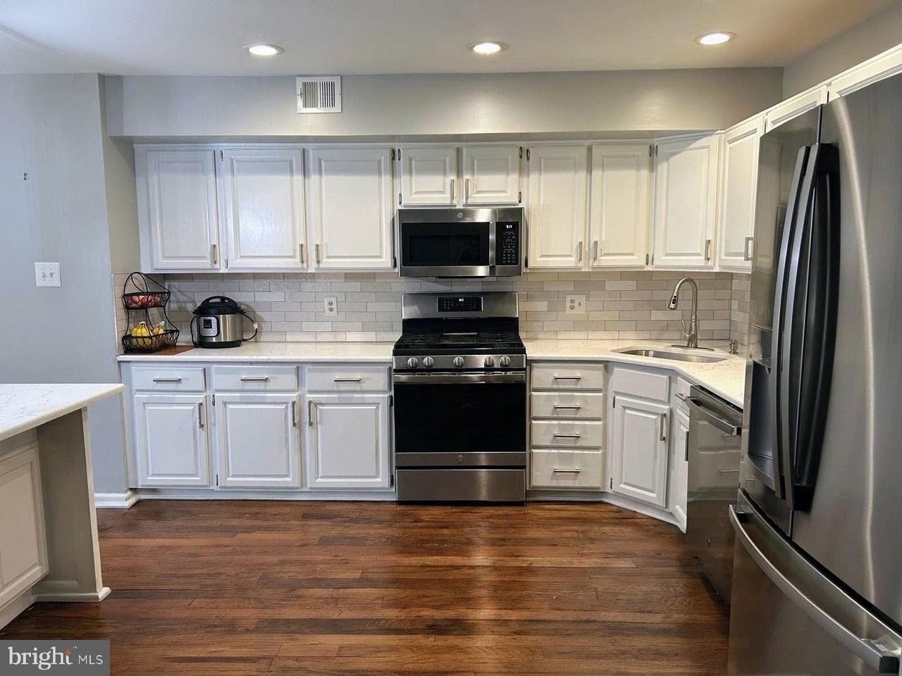 57 Main St - Photo 6 of 26