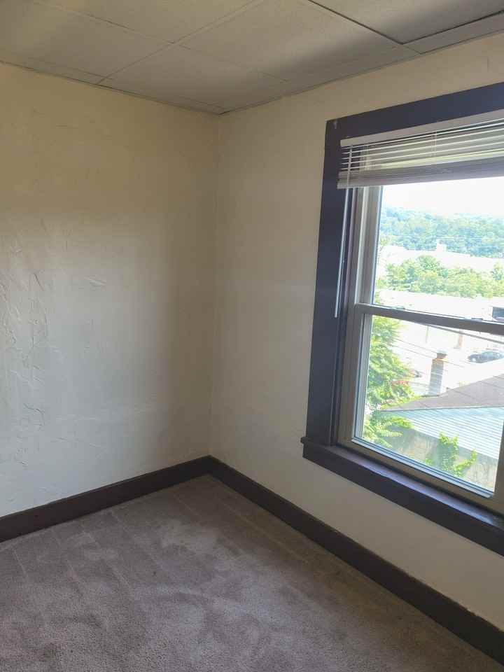 216 McKean Avenue - Photo 4 of 20