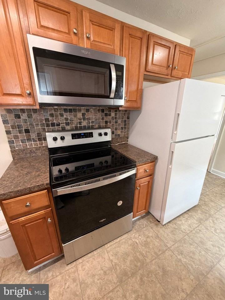1602 Fall Hill Ave - Photo 7 of 10