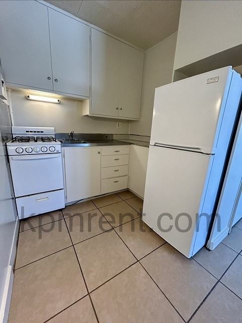 Midtown Court - Photo 5 of 22