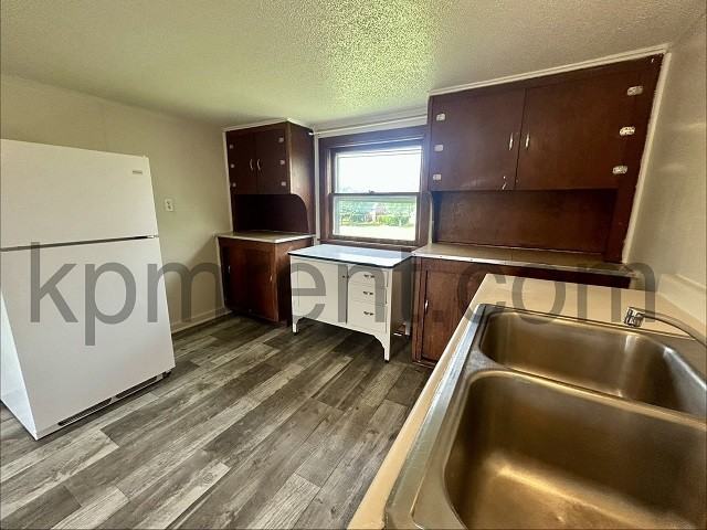 401 2nd Ave SW - Photo 2 of 14