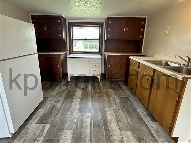 401 2nd Ave SW - Photo 4 of 14
