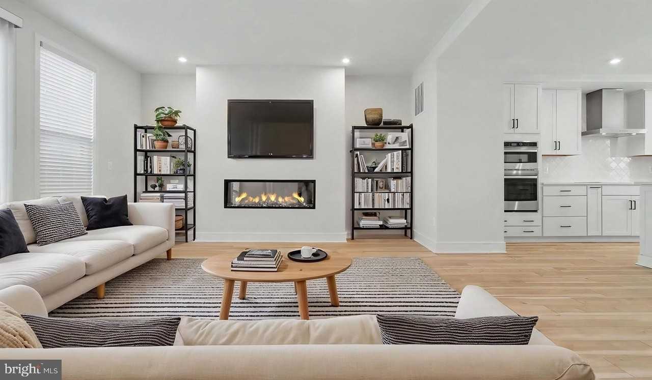 43595 Farringdon Sq - Photo 6 of 50