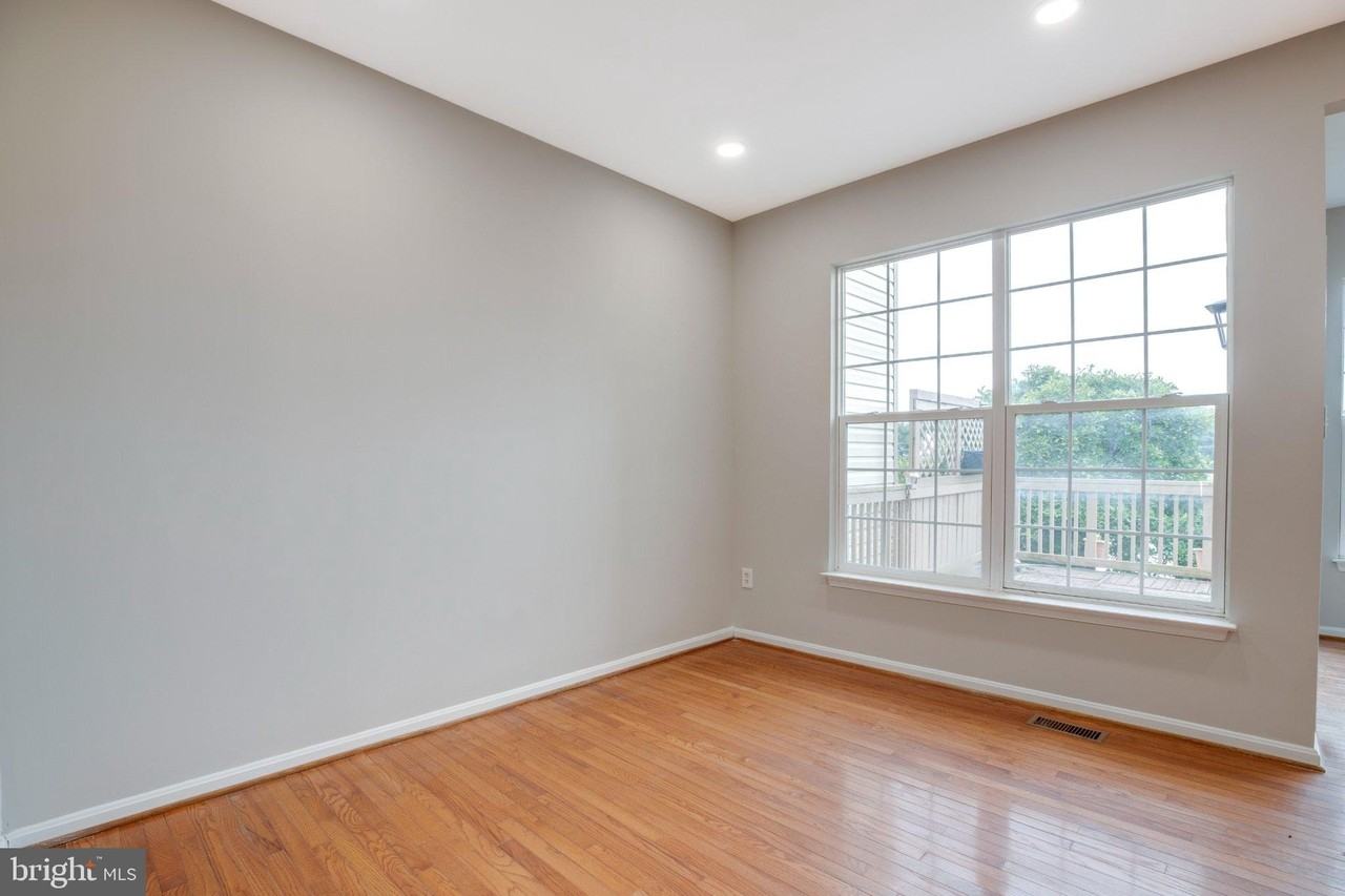 10222 Magnolia Grove Dr - Photo 4 of 49