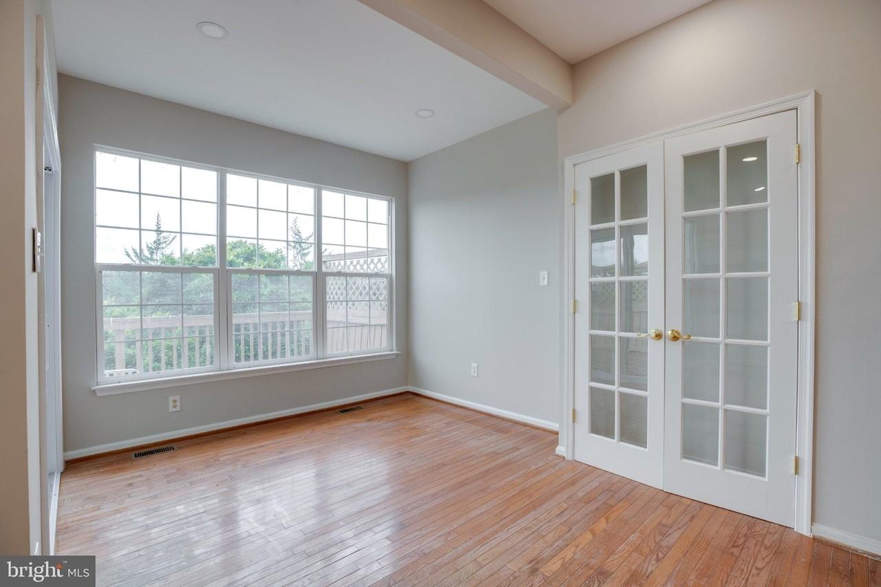 10222 Magnolia Grove Dr - Photo 5 of 49