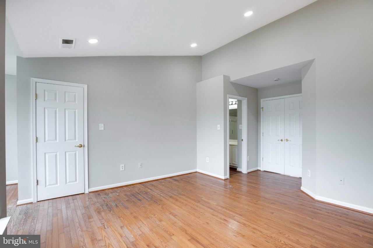 10222 Magnolia Grove Dr - Photo 6 of 49