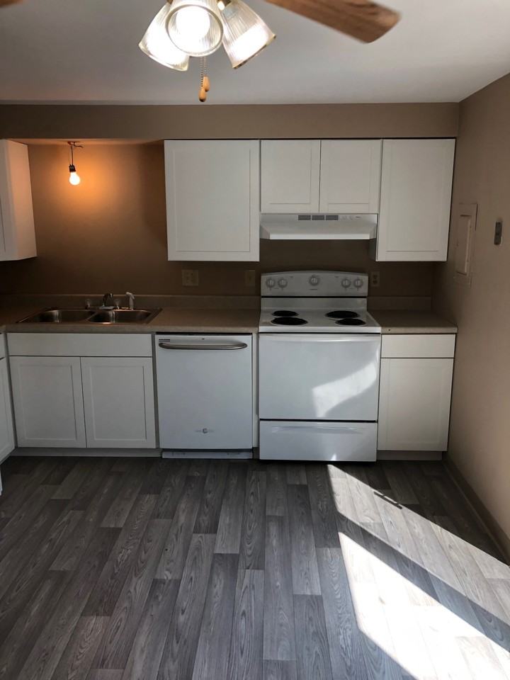 106 Crescent Drive TownHomes - Photo 2 of 16