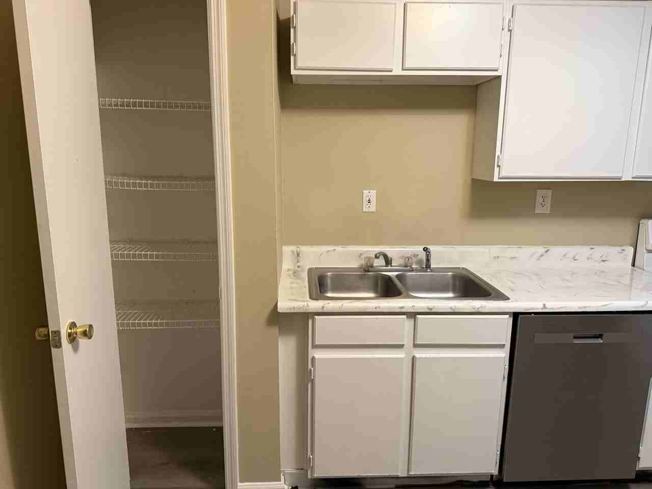 Moultrie Duplexes - Photo 3 of 8