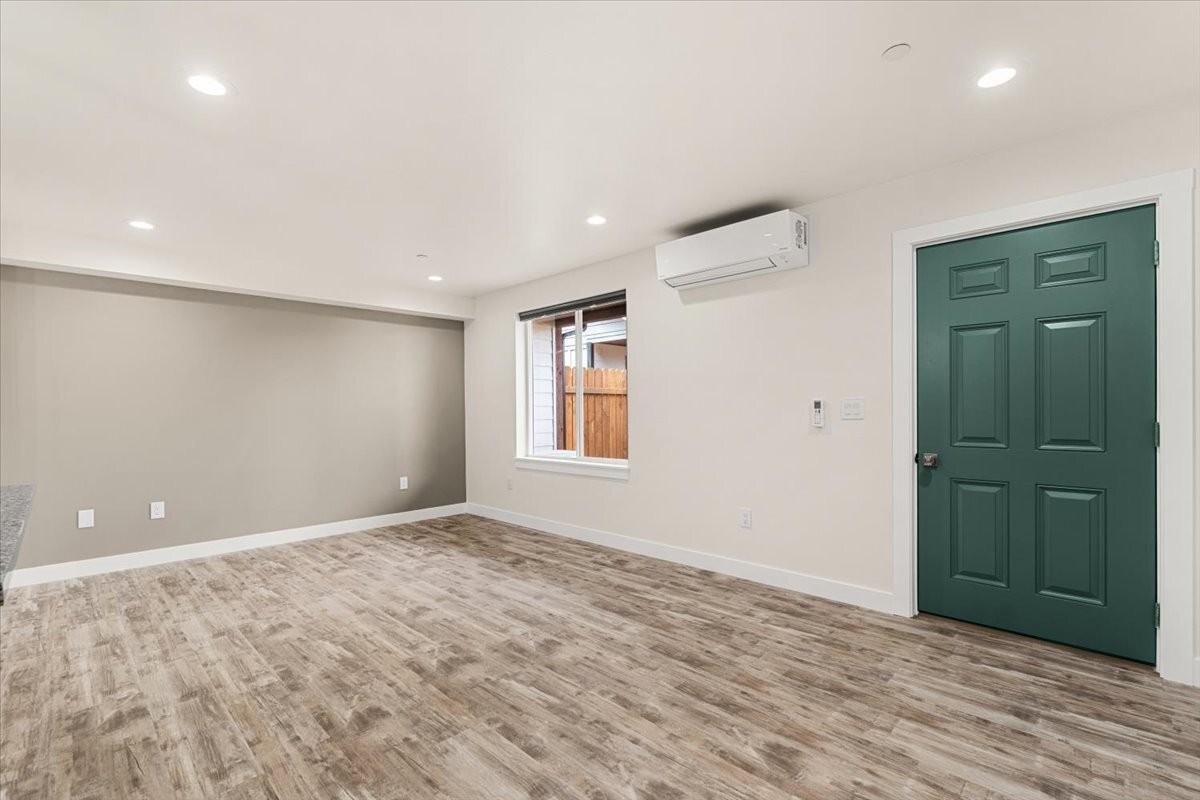 725 I Street - Photo 4 of 50