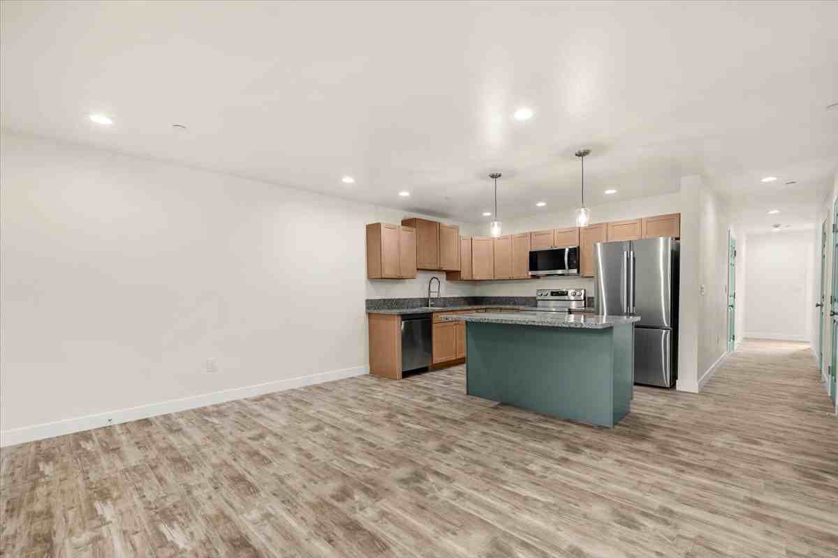 725 I Street - Photo 6 of 50
