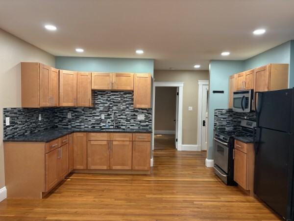 305 Belgrade Avenue - Photo 2 of 5