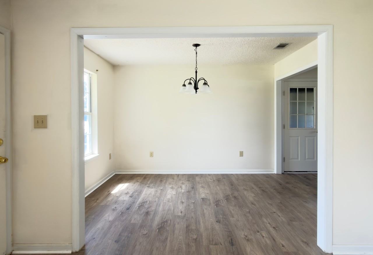 4060 Northlake Drive - Photo 4 of 12