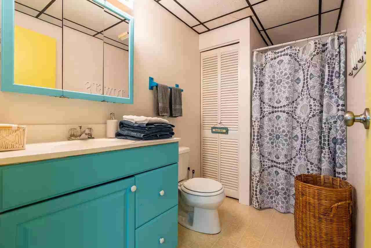1006 Newton St - Photo 2 of 10