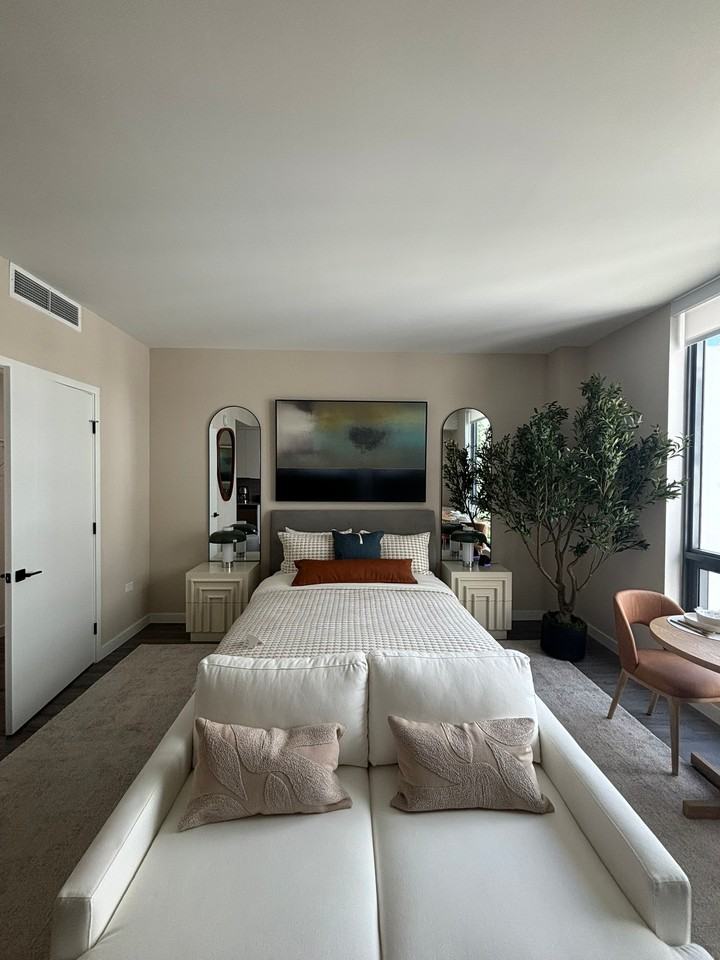 121 Northwest 24th Street #S3 - Photo 2 of 9