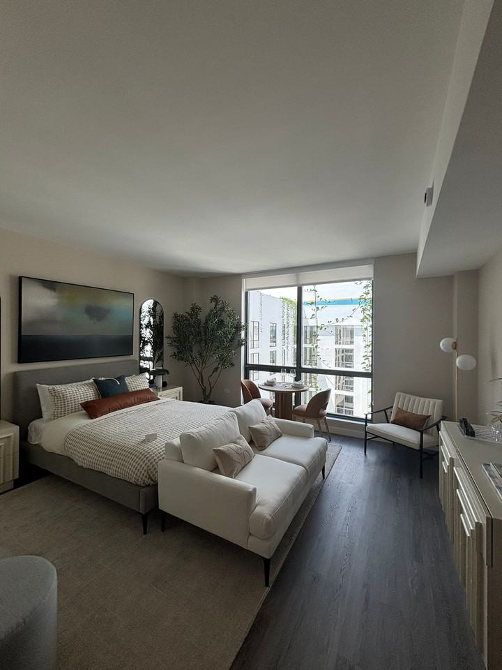 121 Northwest 24th Street #S3 - Photo 5 of 9