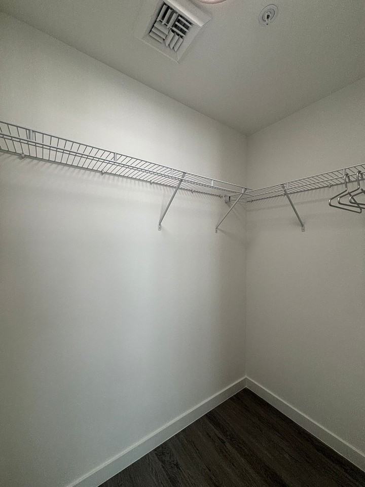 121 Northwest 24th Street #S3 - Photo 7 of 9