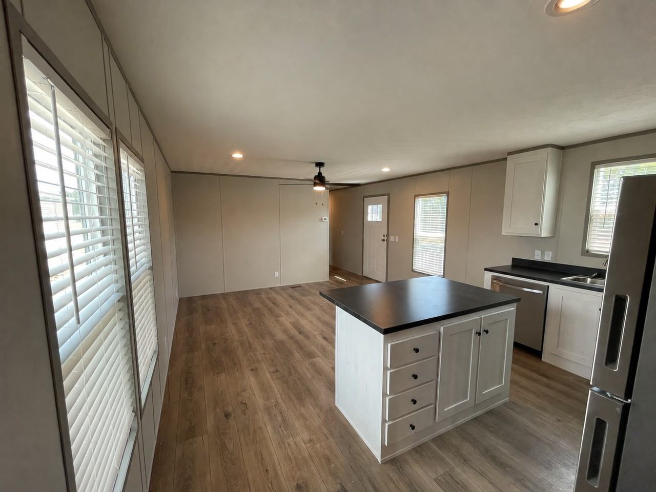 106 Pine Cone Dr - Photo 2 of 17