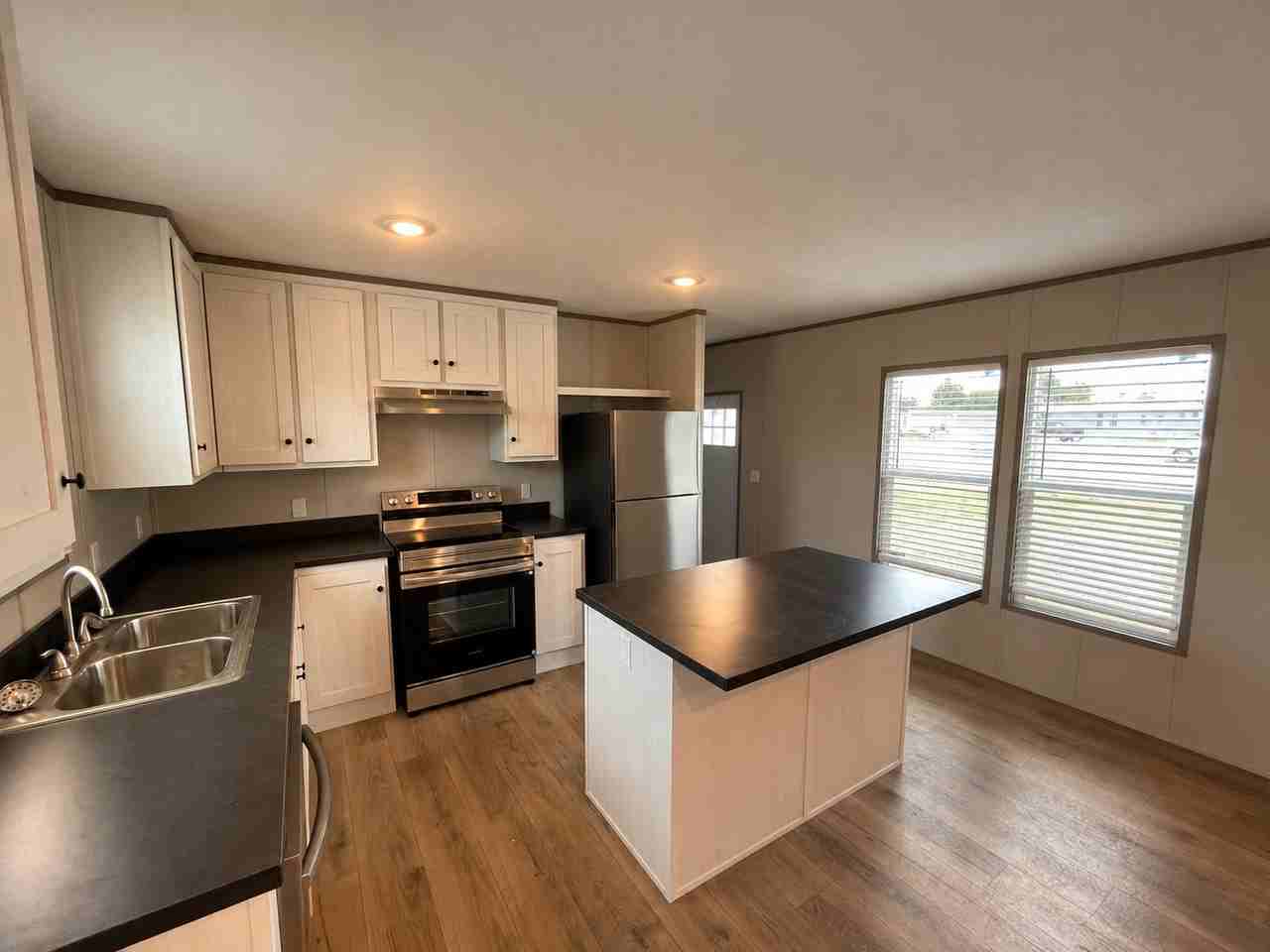 106 Pine Cone Dr - Photo 3 of 17