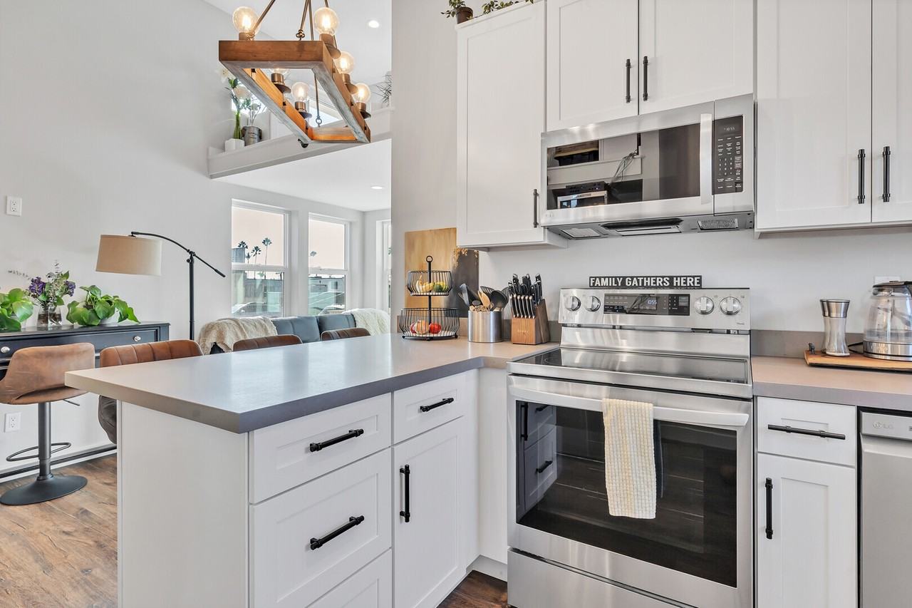 522 Leonard Ave #2 - Photo 6 of 21