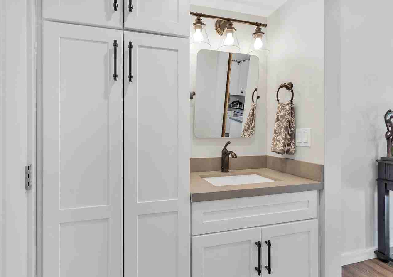 522 Leonard Ave #2 - Photo 7 of 21