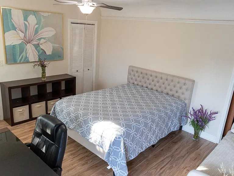2321 Las Colinas Avenue - Photo 3 of 10