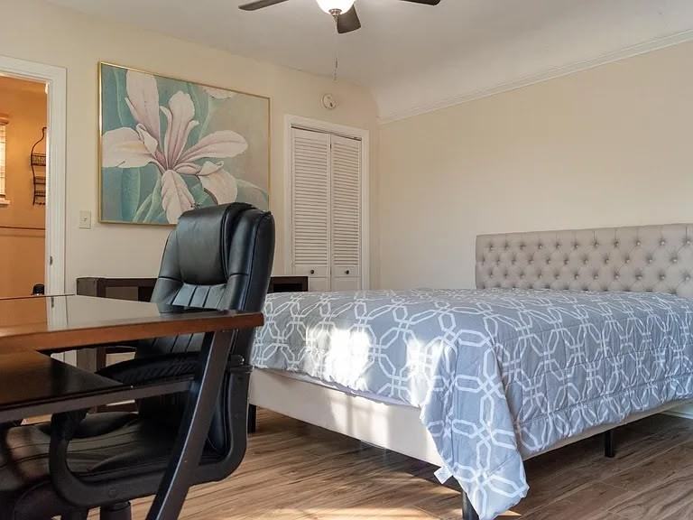 2321 Las Colinas Avenue - Photo 4 of 10