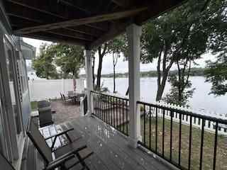 103 Arnolds Neck Dr - Photo 2 of 15