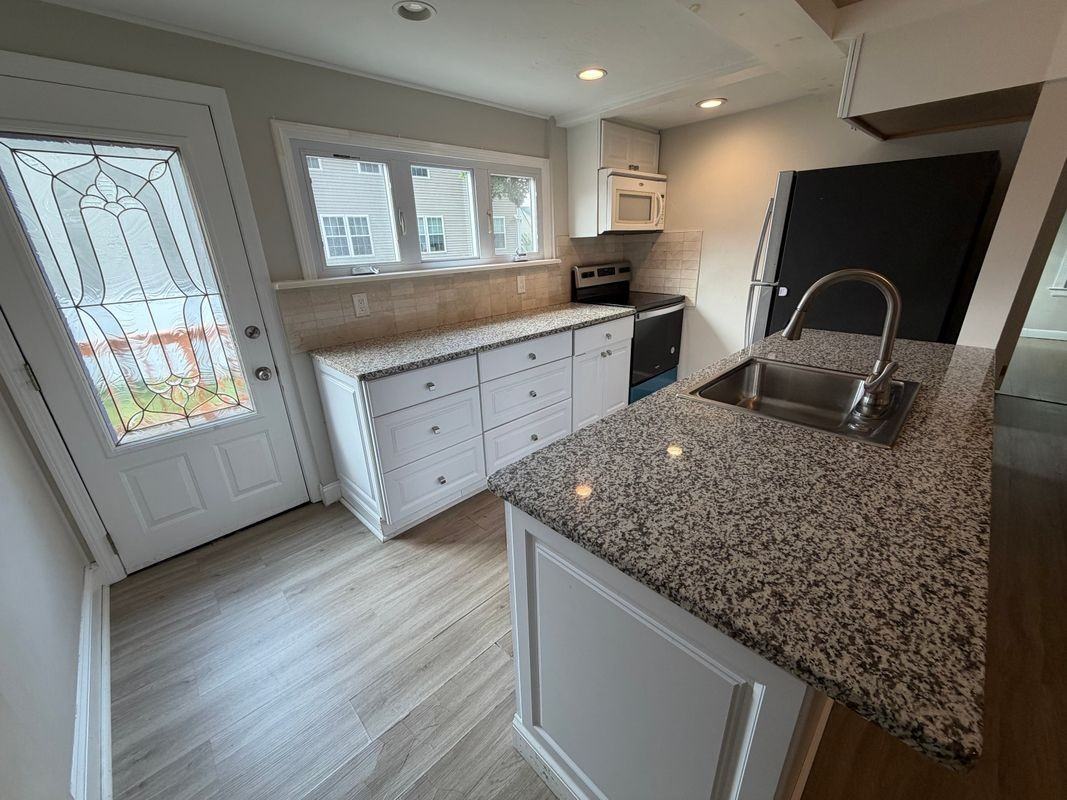 283 Hillside Ave - Photo 3 of 12