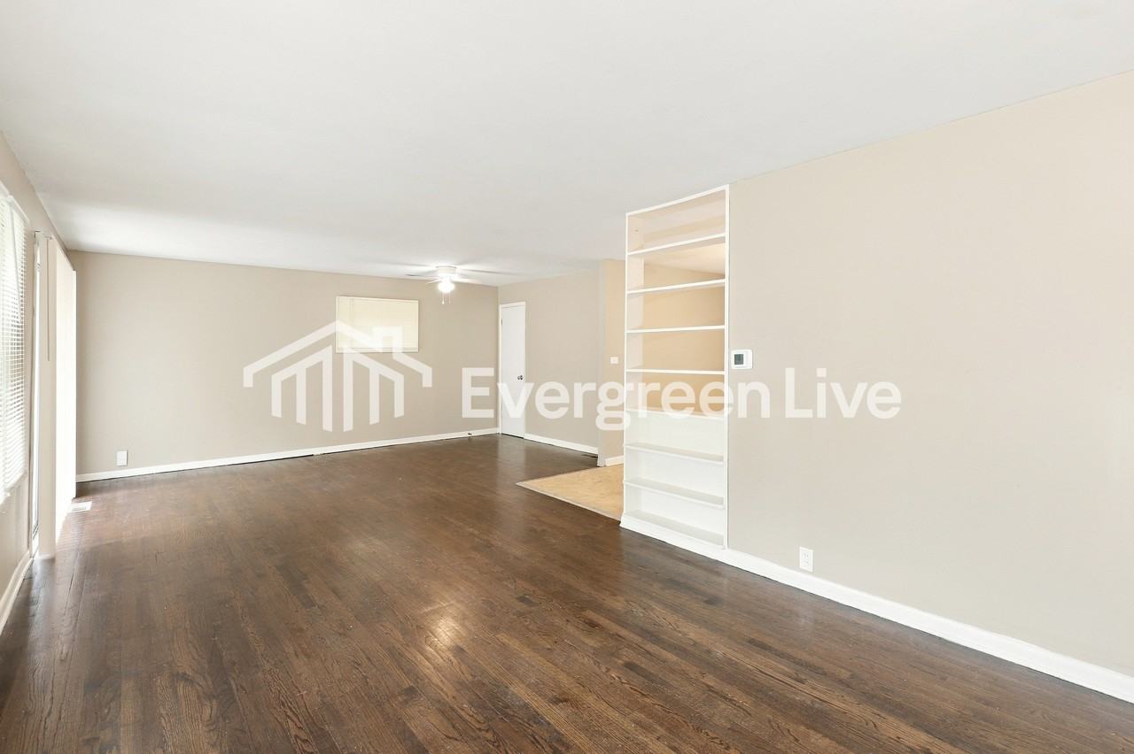 7704 E 108th Ter - Photo 2 of 15