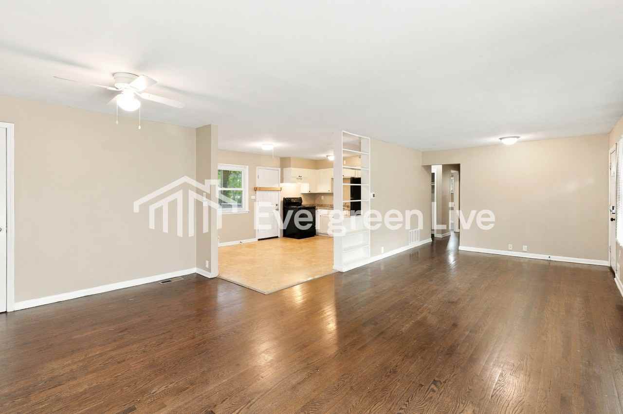 7704 E 108th Ter - Photo 3 of 15