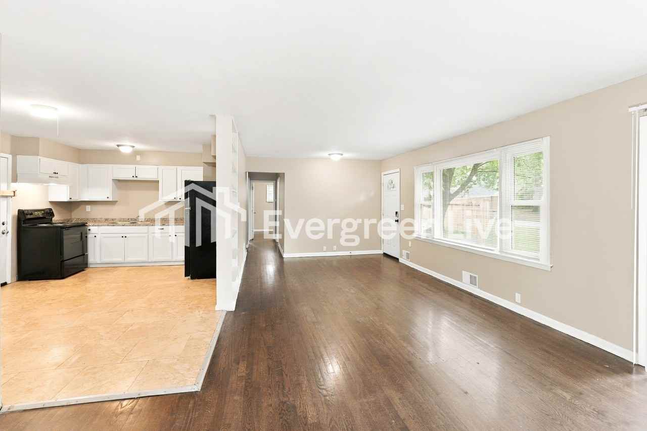 7704 E 108th Ter - Photo 4 of 15