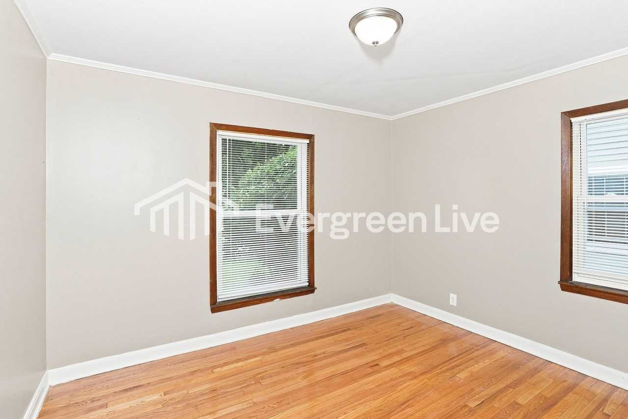 3524 N 60th St - Photo 5 of 15