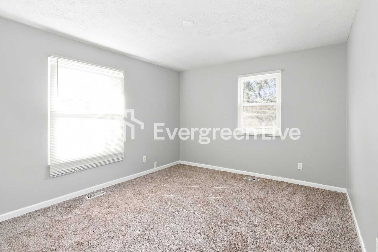 6728 Churchman Ave - Photo 6 of 15