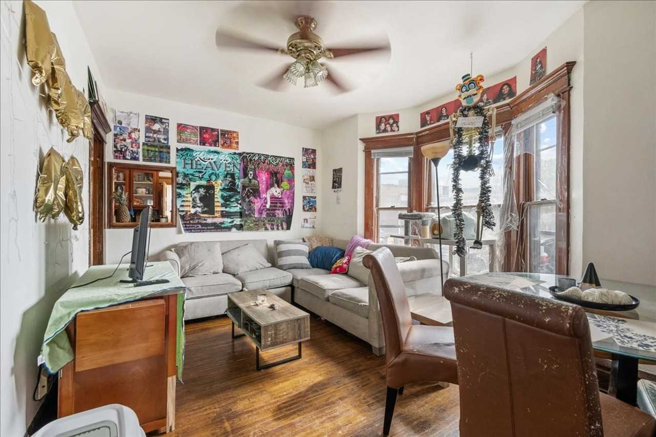 21 E Blake Ave - Photo 3 of 41
