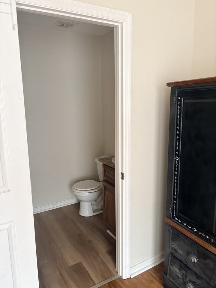 6020 E Jackson St #6022 - Photo 3 of 8