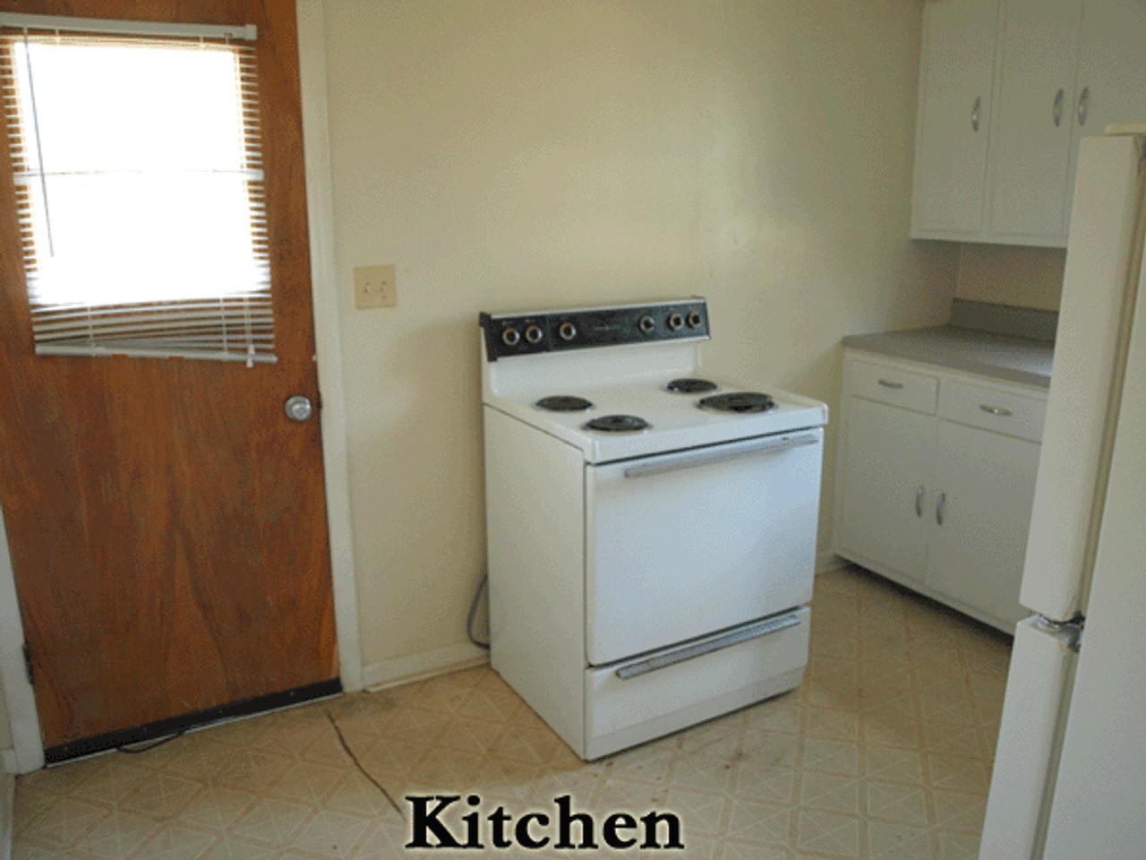 19 W Borden St - Photo 2 of 16