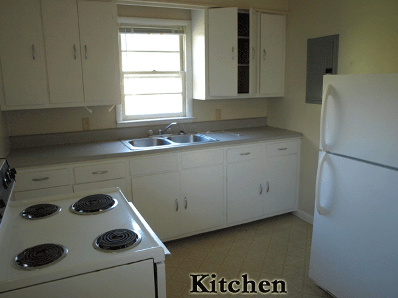 19 W Borden St - Photo 3 of 16