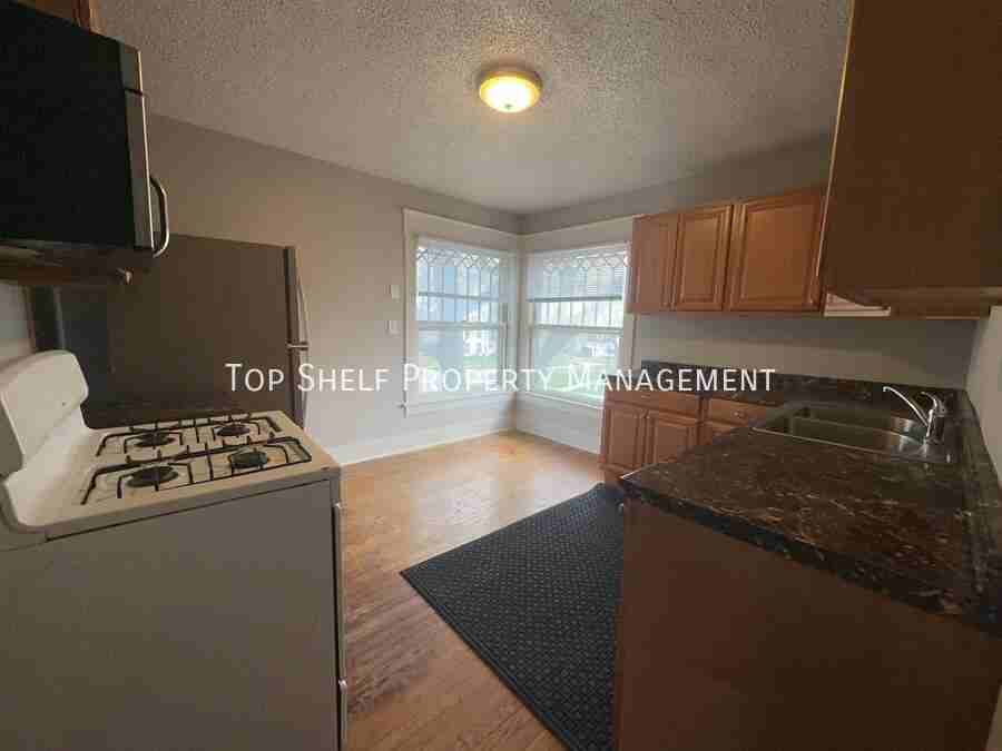 1438 9th St #3 - Photo 4 of 9