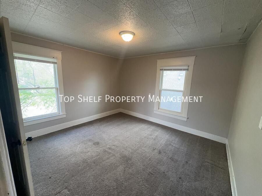 1438 9th St #3 - Photo 5 of 9