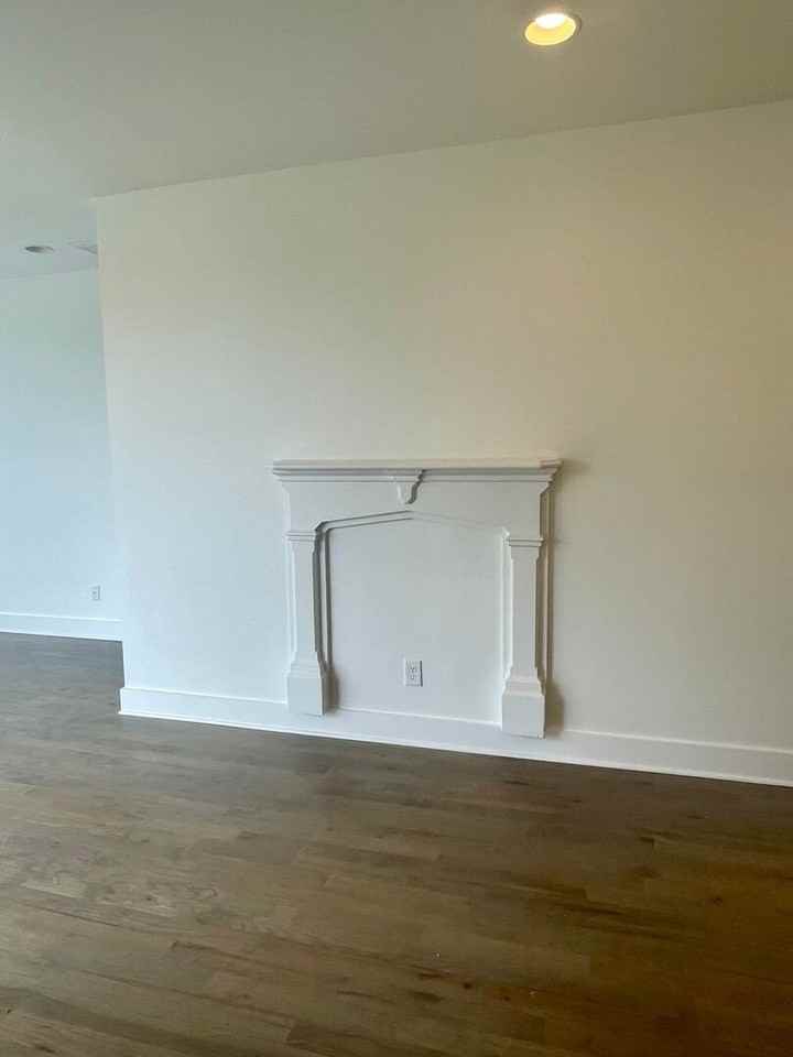 233 Riverside Dr - Photo 4 of 24