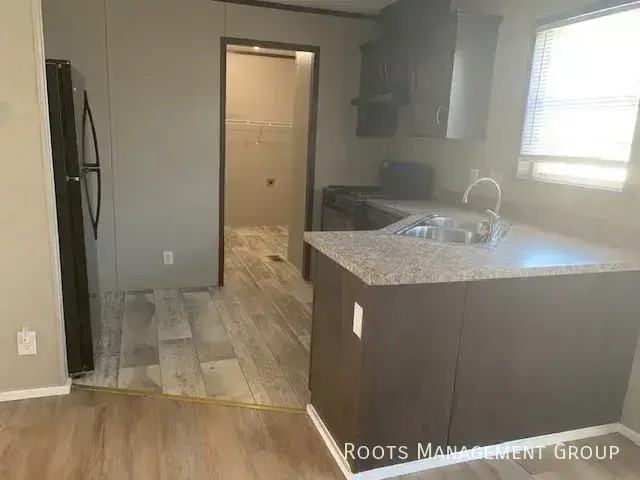 9 Melissa Dr #M9 - Photo 3 of 24