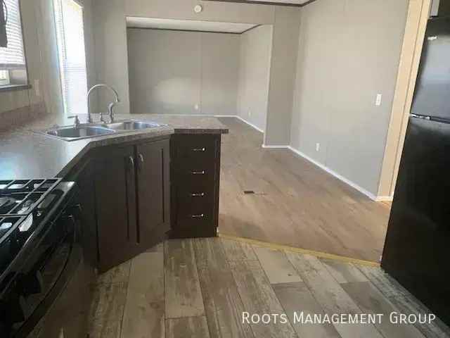 9 Melissa Dr #M9 - Photo 4 of 24