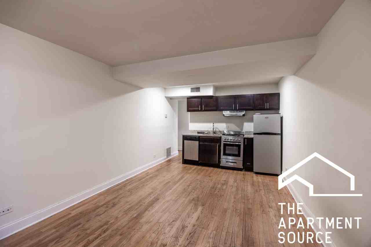 N Ashland Ave #E3 - Photo 2 of 10