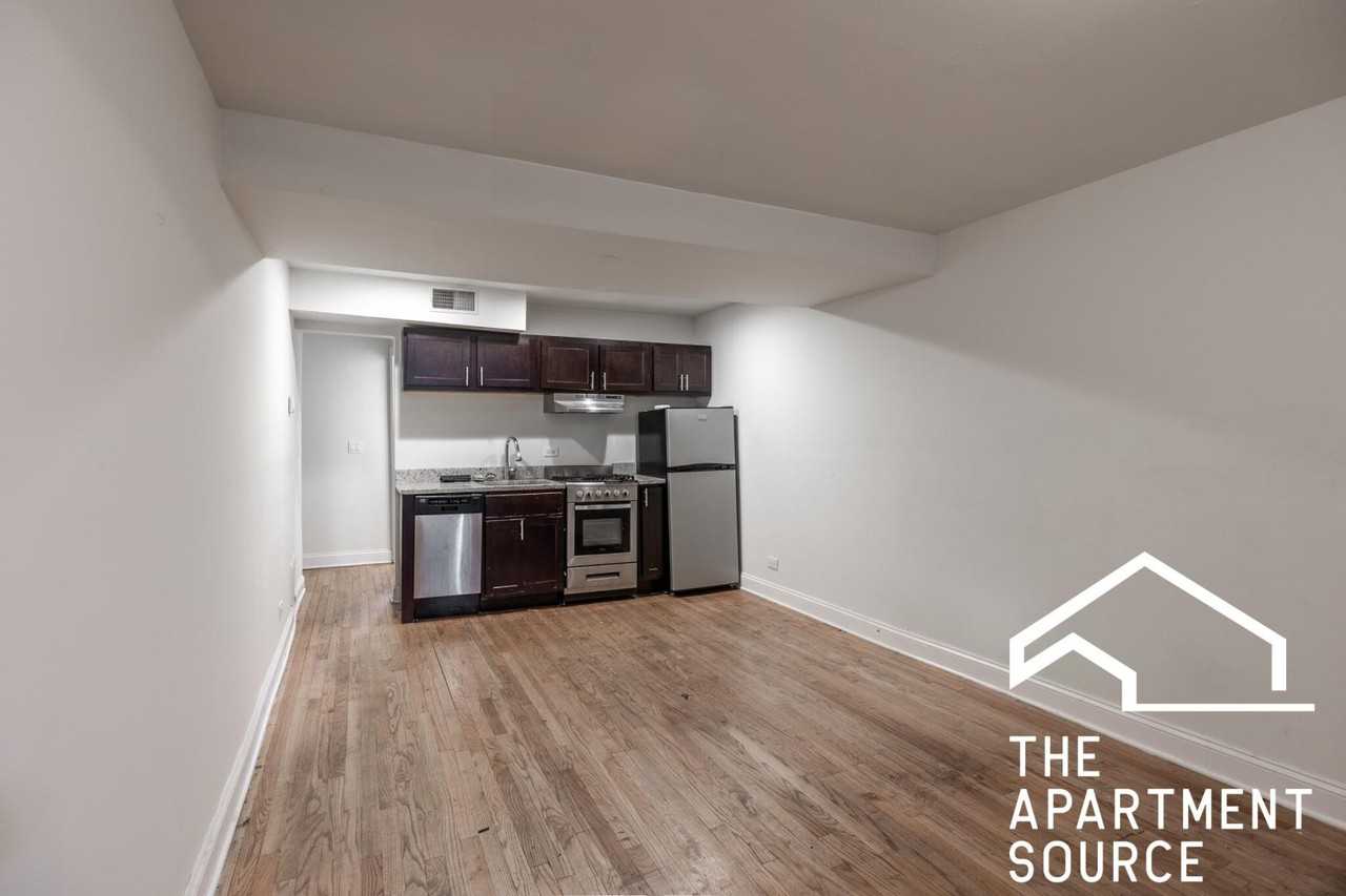 N Ashland Ave #E3 - Photo 3 of 10