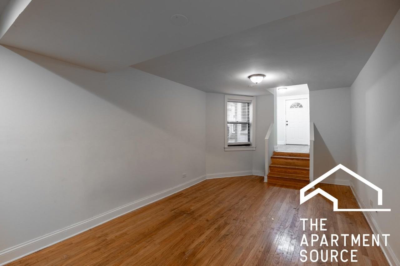 N Ashland Ave #E3 - Photo 4 of 10