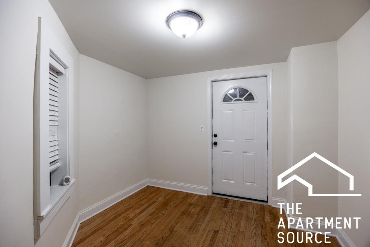N Ashland Ave #E3 - Photo 7 of 10